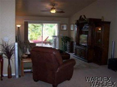 3rd image of 2101 E Desert Lakes Dr
