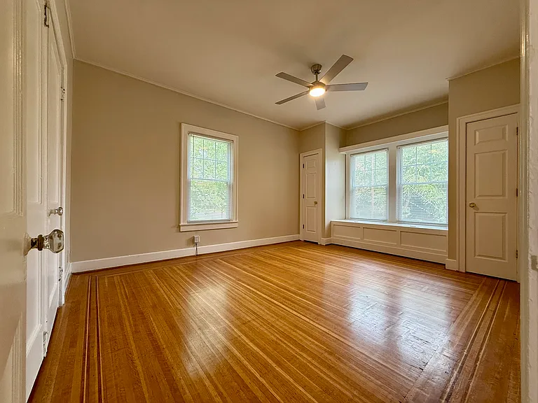1823 Roanoke Ave #1 — Photo 9