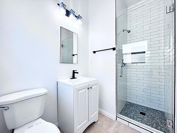 5th image of 922 N Normandie Ave #11
