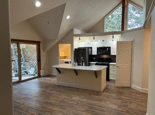 21024 Juniperhaven Ave, Bend, OR 97702