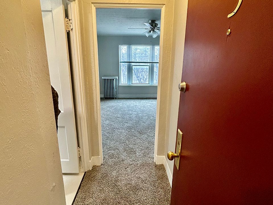 1st image of 15705 Detroit Ave #3