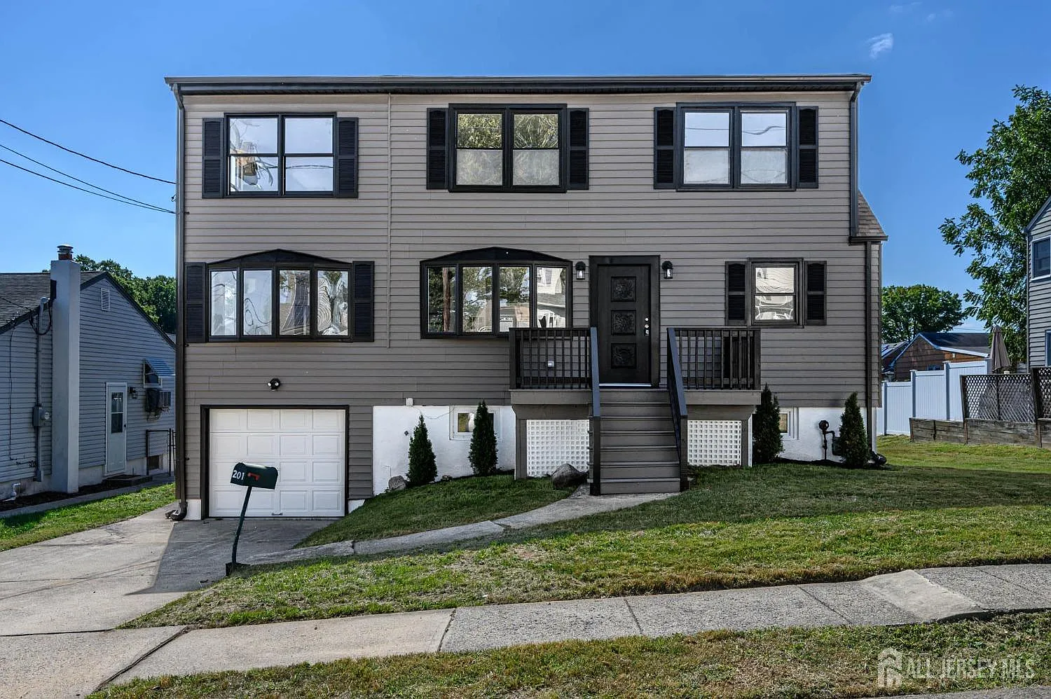 201 Florence Ave photo 1