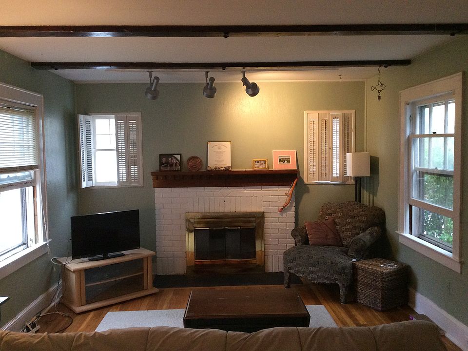 2nd image of 67 Lincoln Avenue Ext