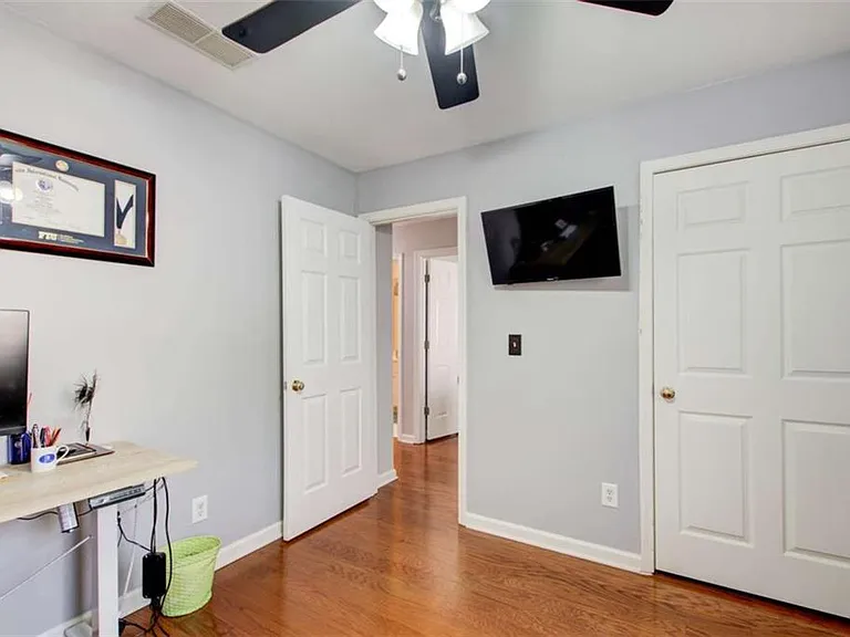513 Stepney Ct SE — Photo 31