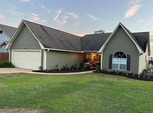 345 Island Dr, Douglas, GA 31535