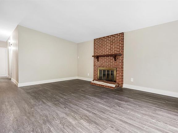 2nd image of 830 Bobbins Ln