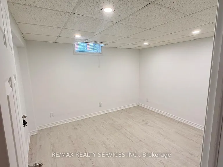 36 Windward Cres #BASEMENT — Photo 4