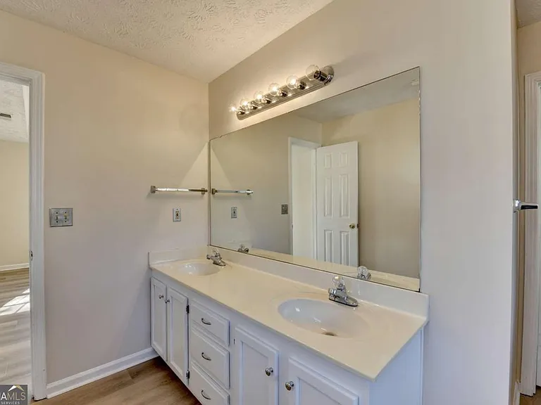 3945 Genoa Ct — Photo 48