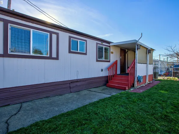2071 NE Stephens St Unit H1, Roseburg, OR 97470