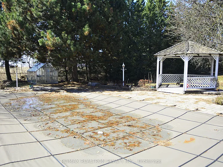 1998 Green Ln E — Photo 36