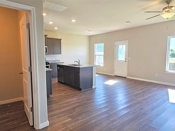 5th image of 1716 Vermilion Ln
