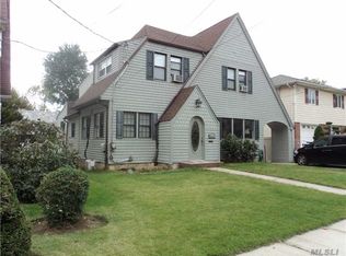 5212 Redfield St, Little Neck, NY 11362