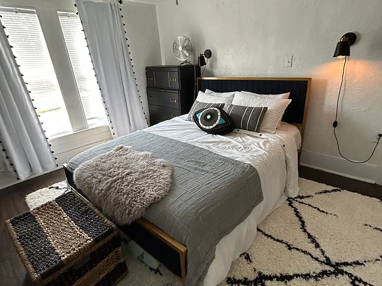 330 D St SW — Photo 2