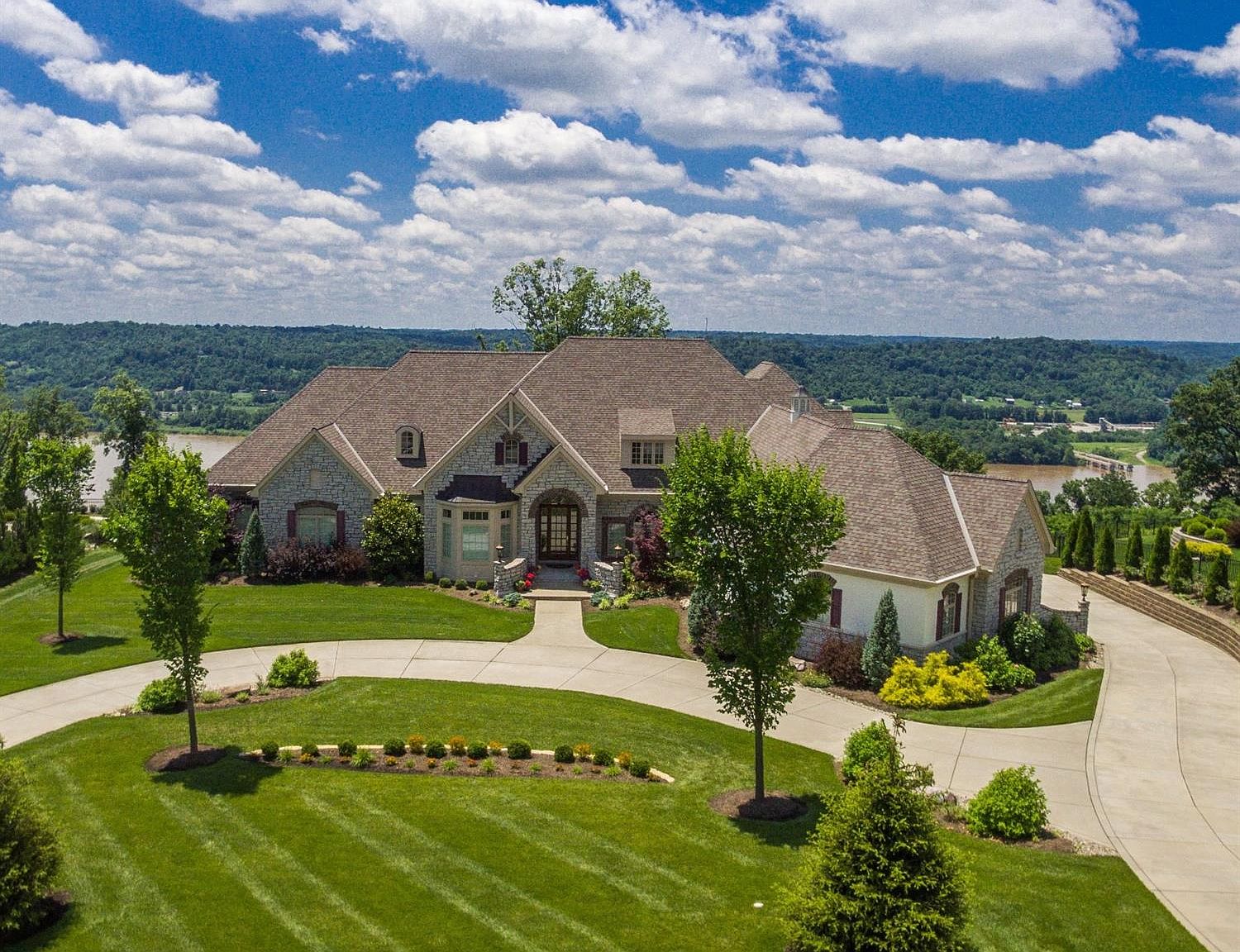 7935 Ayers Rd, Cincinnati, OH 45255 | Zillow