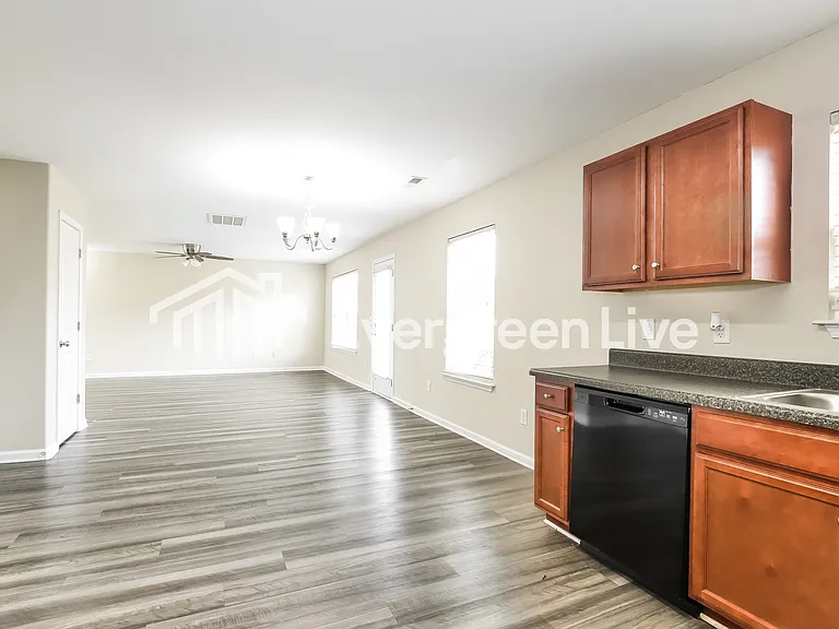 7 Stoud Cir — Photo 5