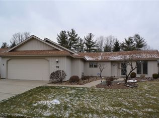 32690 Deerspring Ct, North Ridgeville, OH 44039