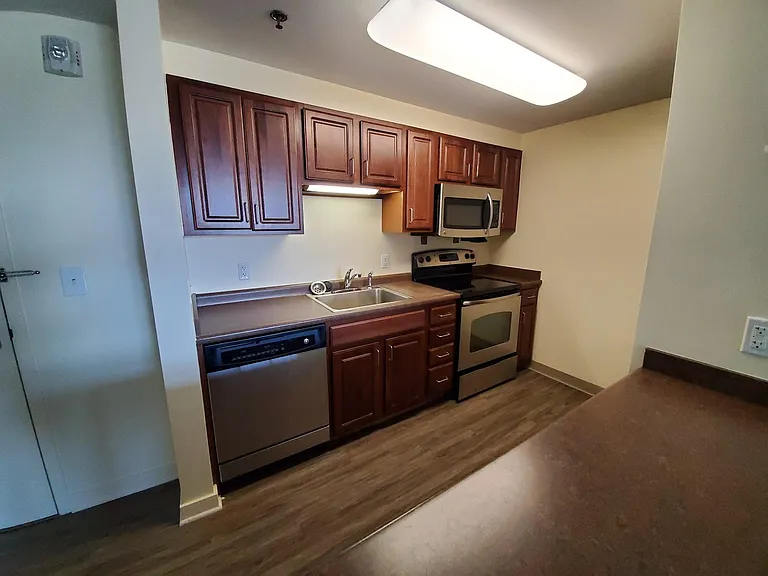 Rowe Apartments — Photo 14