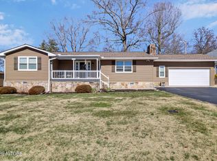 1024 Ridley Dr, Crossville, TN 38572