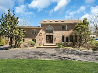 12 Bagatelle Road, Dix Hills, NY, 11746
