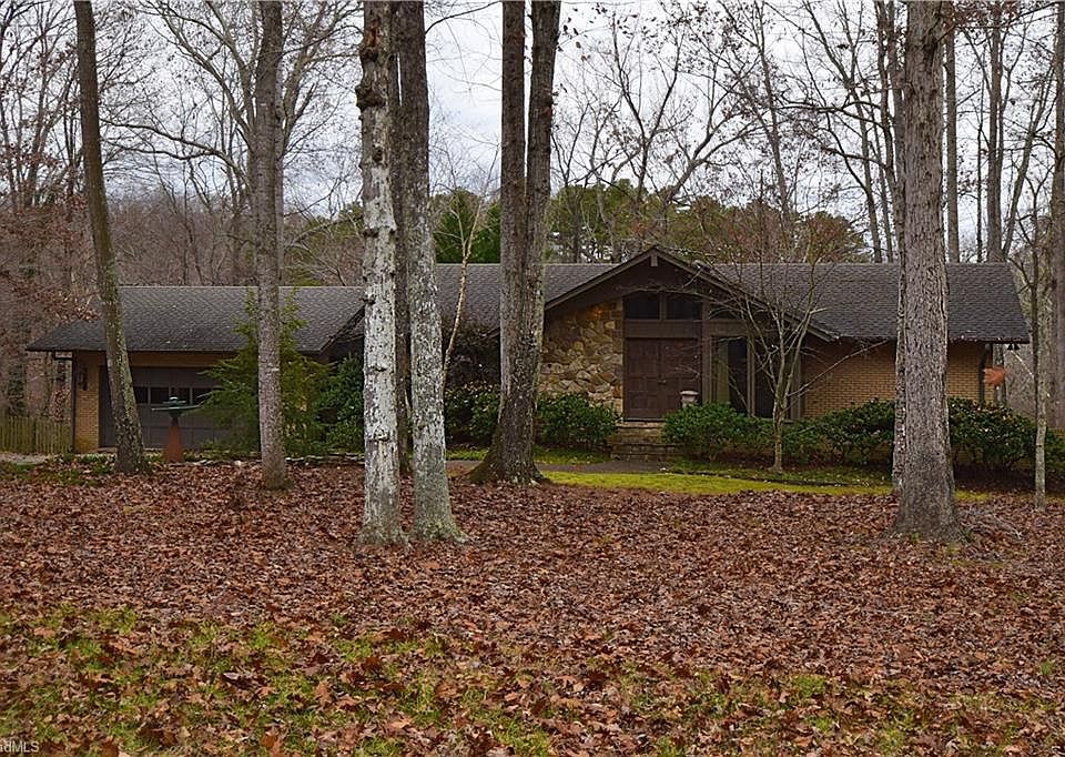 1st image of 304 Nutwood Cir