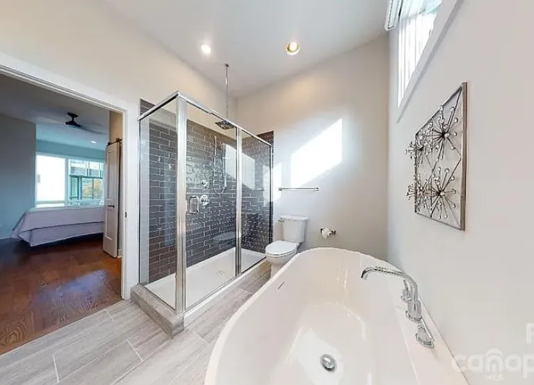 1056 Kenilworth Ave #1 — Photo 10