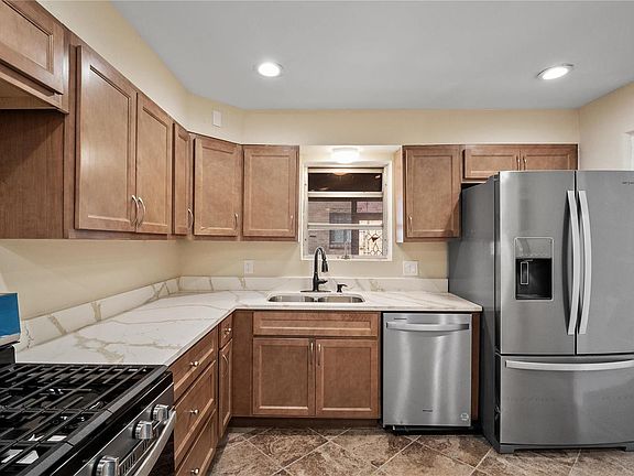 2nd image of 7274 S Winchester Dr