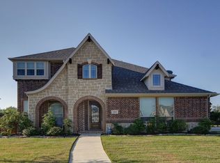 202 Iris Dr, Midlothian, TX 76065
