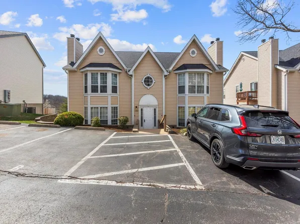 1500 Whispering Creek Dr APT D, Ballwin, MO 63021
