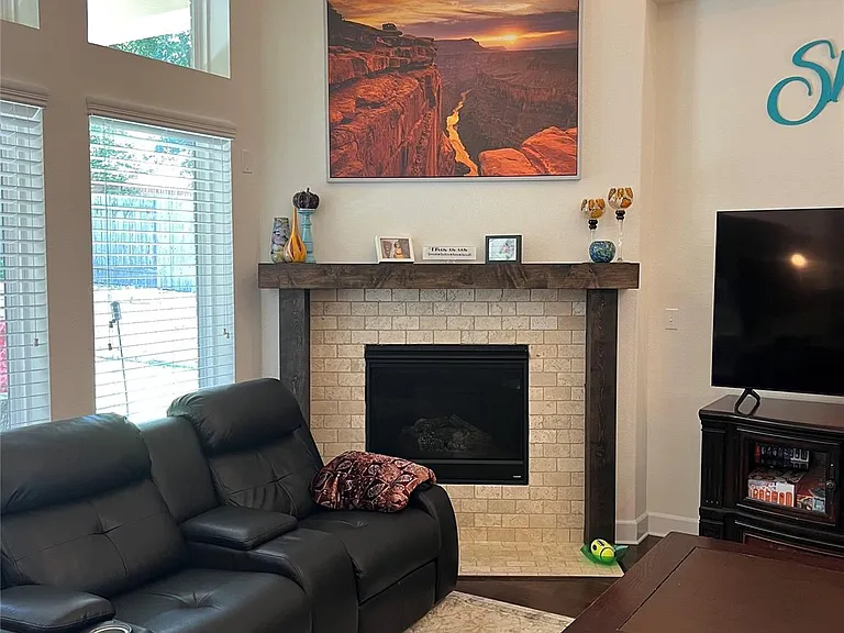 104 Bastrop Dr — Photo 6