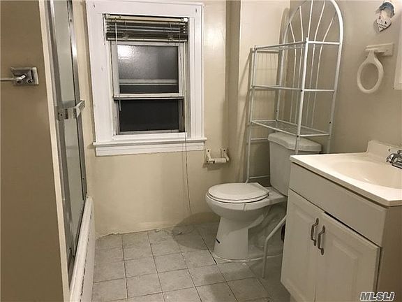 5th image of 11921 199th St