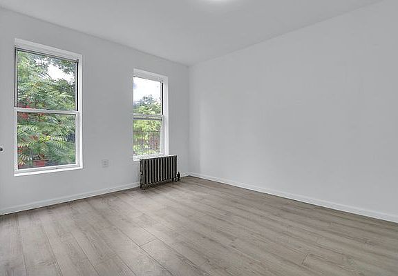 3rd image of 315 E 111th St #2R