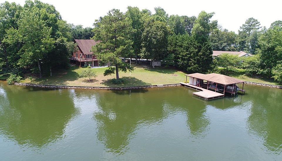 1st image of 122 N Briar Cir