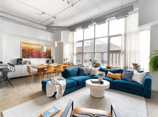 155 Dalhousie St #942, Toronto, ON M5B 2P7