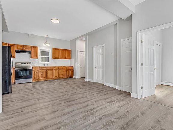 3rd image of 42 Courtland St.