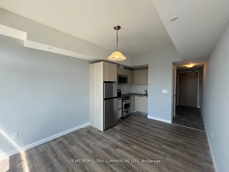 335 College St #105 — Photo 3