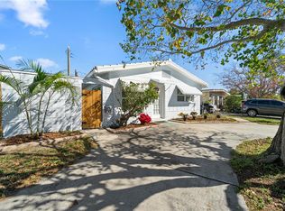 11155 2nd St E, Treasure Island, FL 33706