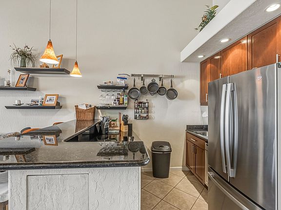 5th image of 3741 Lower Honoapiilani Rd APT 313