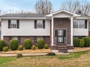 826 Northbrook Dr, Hixson, TN 37343