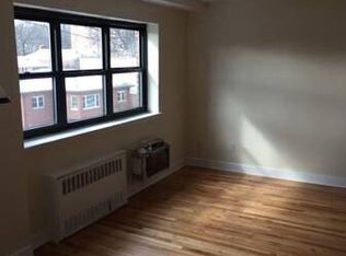 225 E 239th St, Bronx, NY 10470