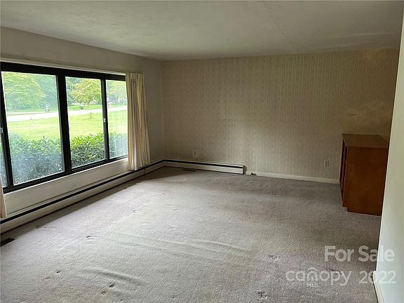 3rd image of 211 N Milford Dr