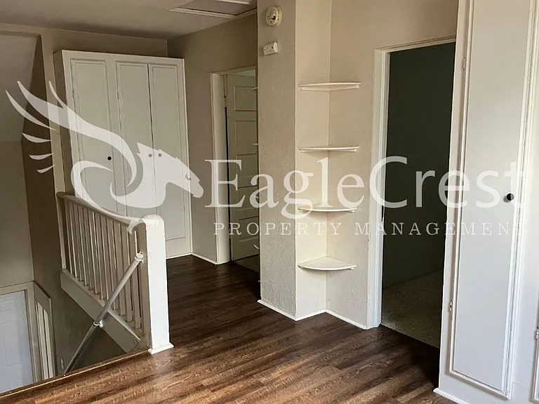 613 Locust St — Photo 12