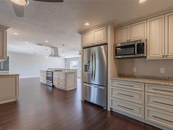 2nd image of 4348 Beechwood Lake Dr