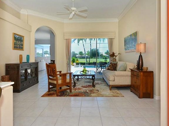2nd image of 864 Macaw Cir