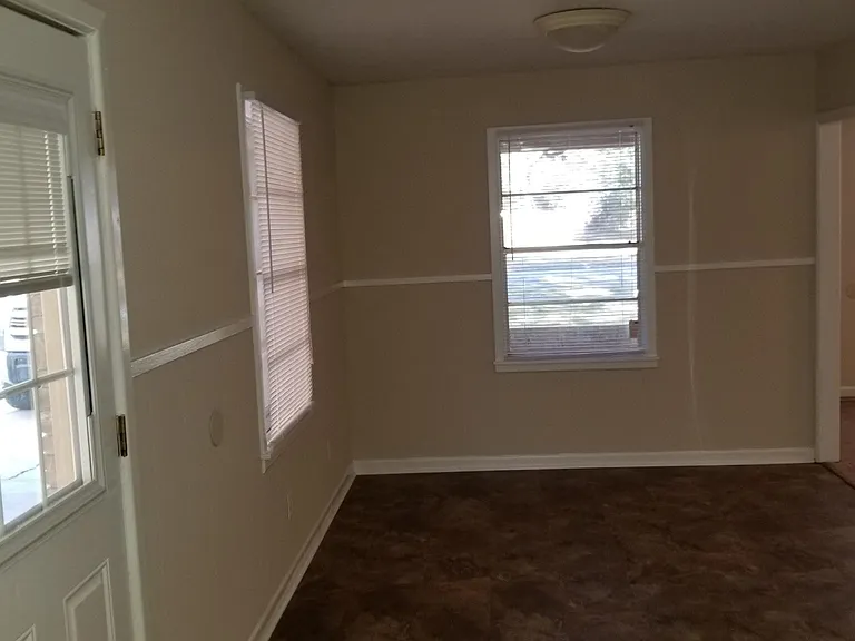 908 Cherryhill St — Photo 8