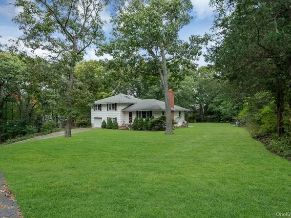 185 Holden Avenue, Cutchogue, NY 11935
