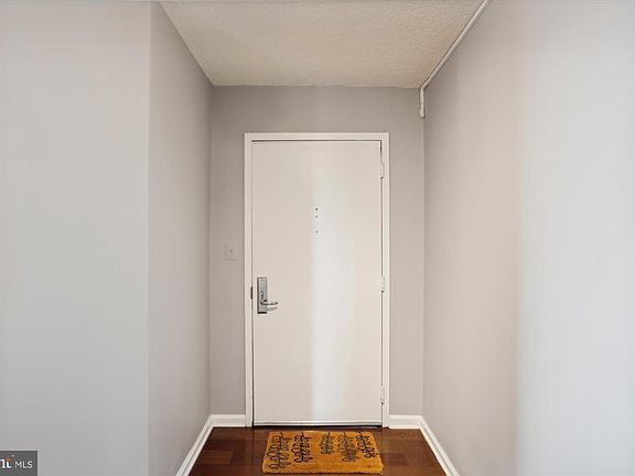 2nd image of 10101 Grosvenor Pl APT 2005
