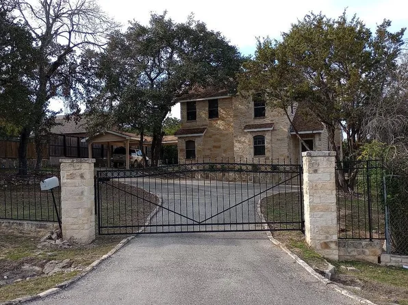 146 Creekview Dr, Canyon Lake, TX 78133