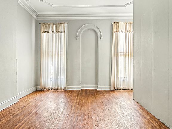 3rd image of 457 6th St