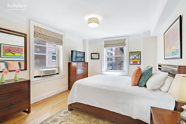 Sold by Sotheby's International Realty | media 4