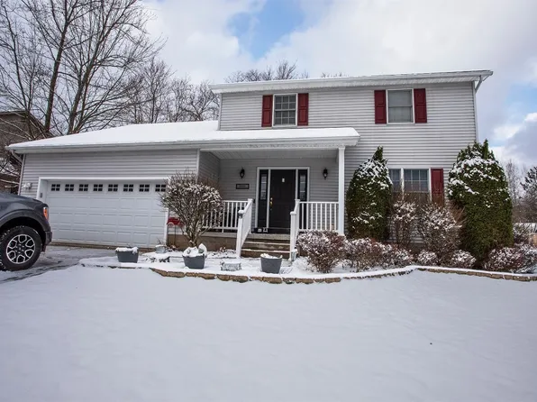 8680 Hawick Rd, Erie, PA 16509